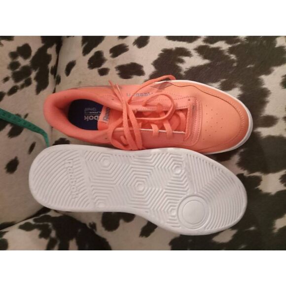 Orange Reeboks New sz9